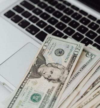 acciones concretas ganar dinero por internet